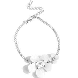 Dainty Devotee - White