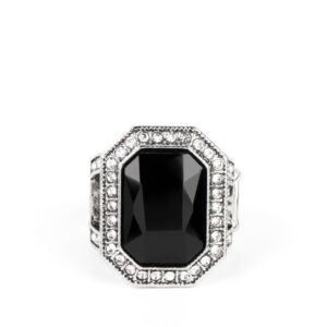 A Royal Welcome - Black